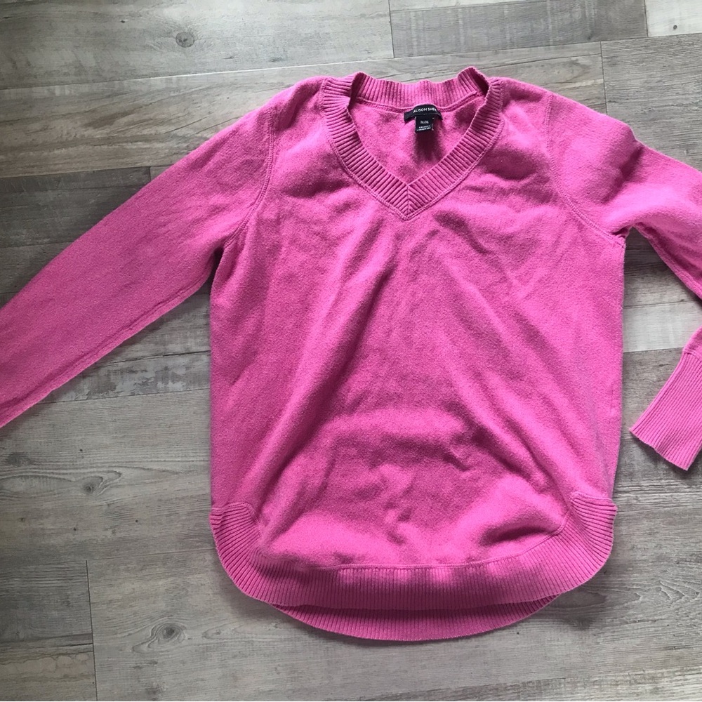 Women's V-Neck Pink Sweater